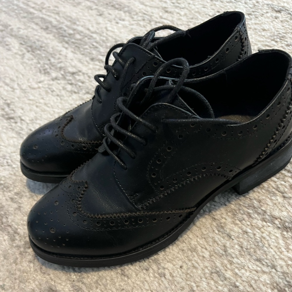 Black women loafers, size 5